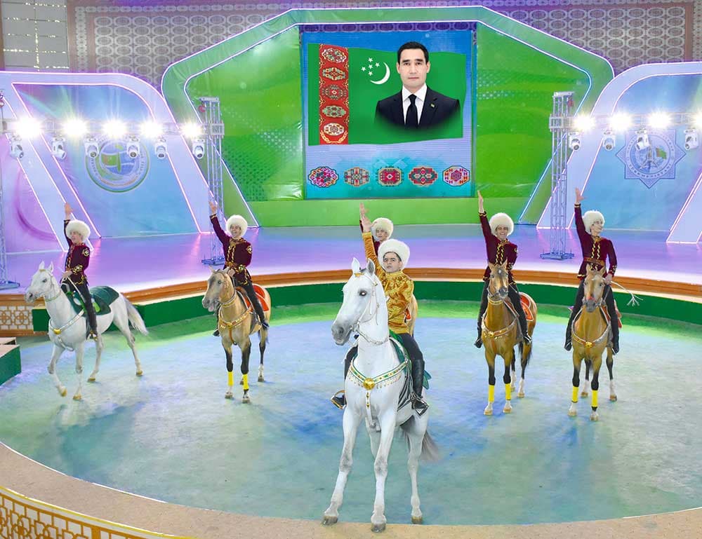 DÜNÝÄ GYMMATLYGYNYŇ HAZYNASY